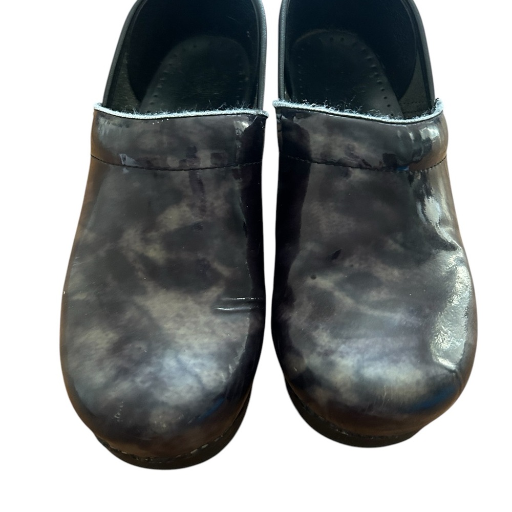 Dansko Marble Women’s Nursing Clogs Size 39(8.5)
